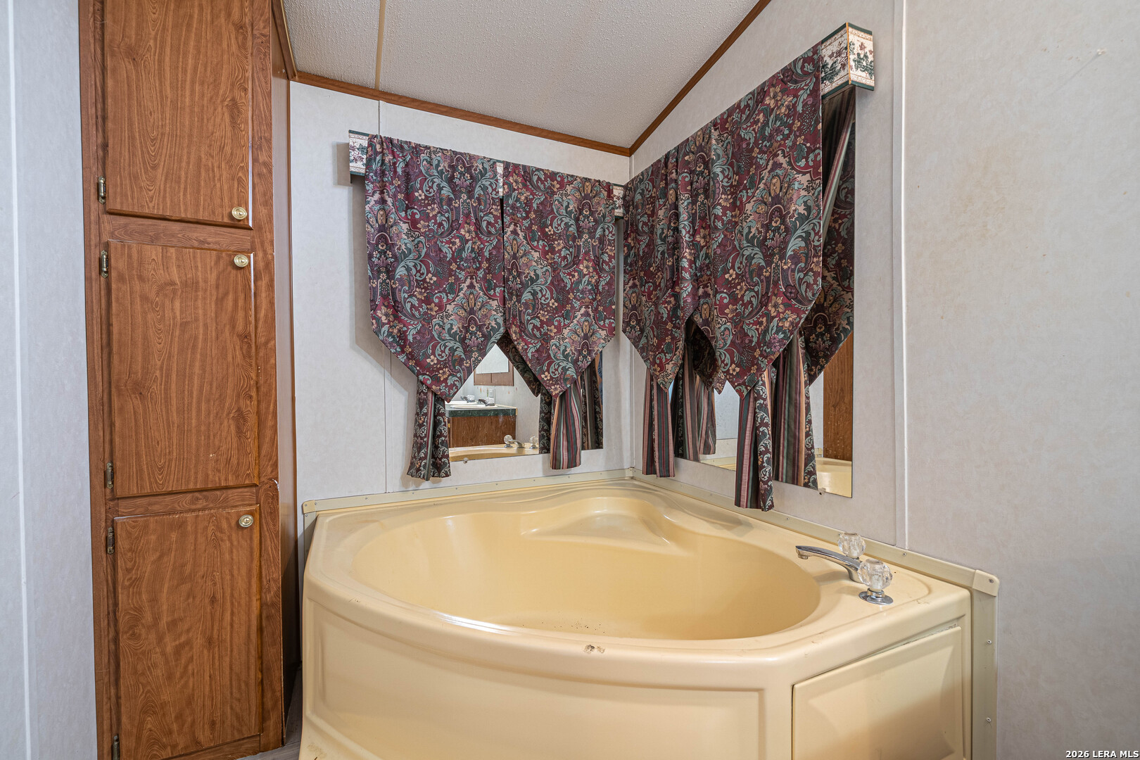 455 Old Castroville Road Bandera, TX 78003 - Photo 17 of 29