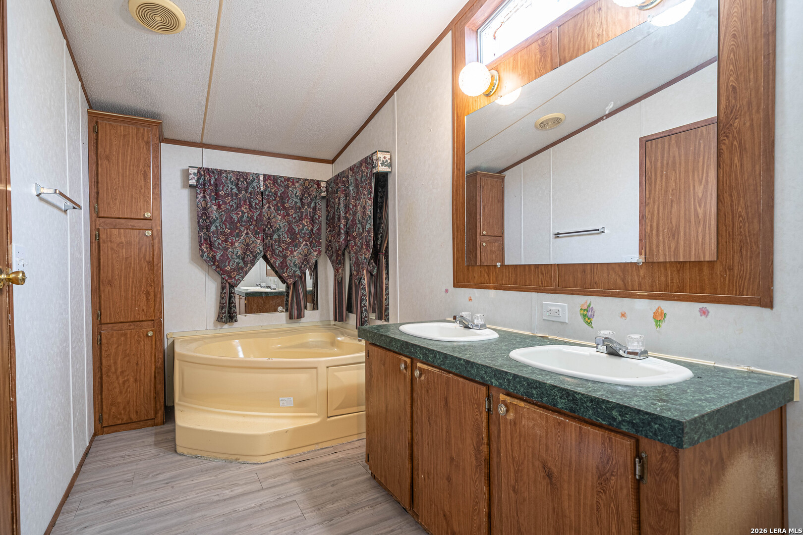 455 Old Castroville Road Bandera, TX 78003 - Photo 18 of 29