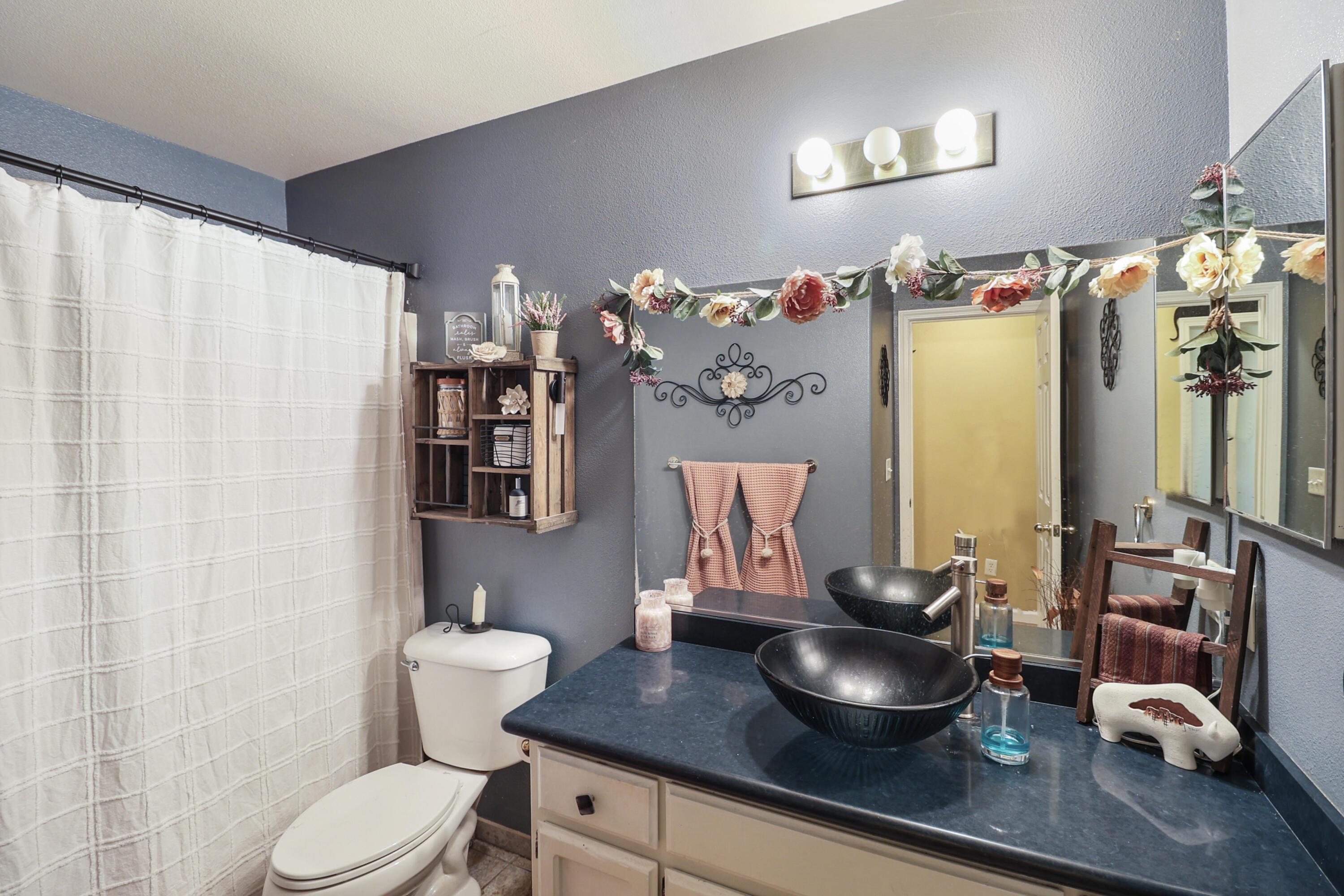 5094 Wilson Hill Road Manton, CA 96059 - Photo 21 of 35 HALL BATHROOM
