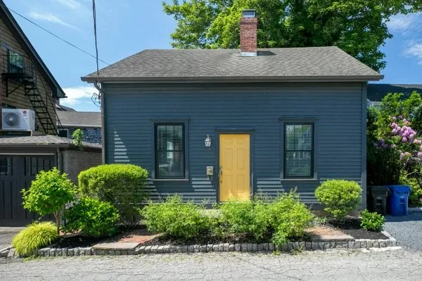$2,500 | 5 Stewart Street, Newport, RI 02840