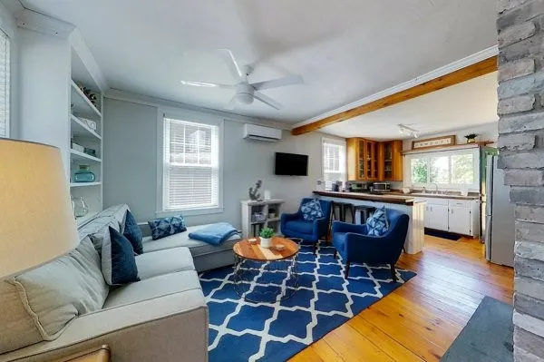 $2,500 | 5 Stewart Street, Newport, RI 02840