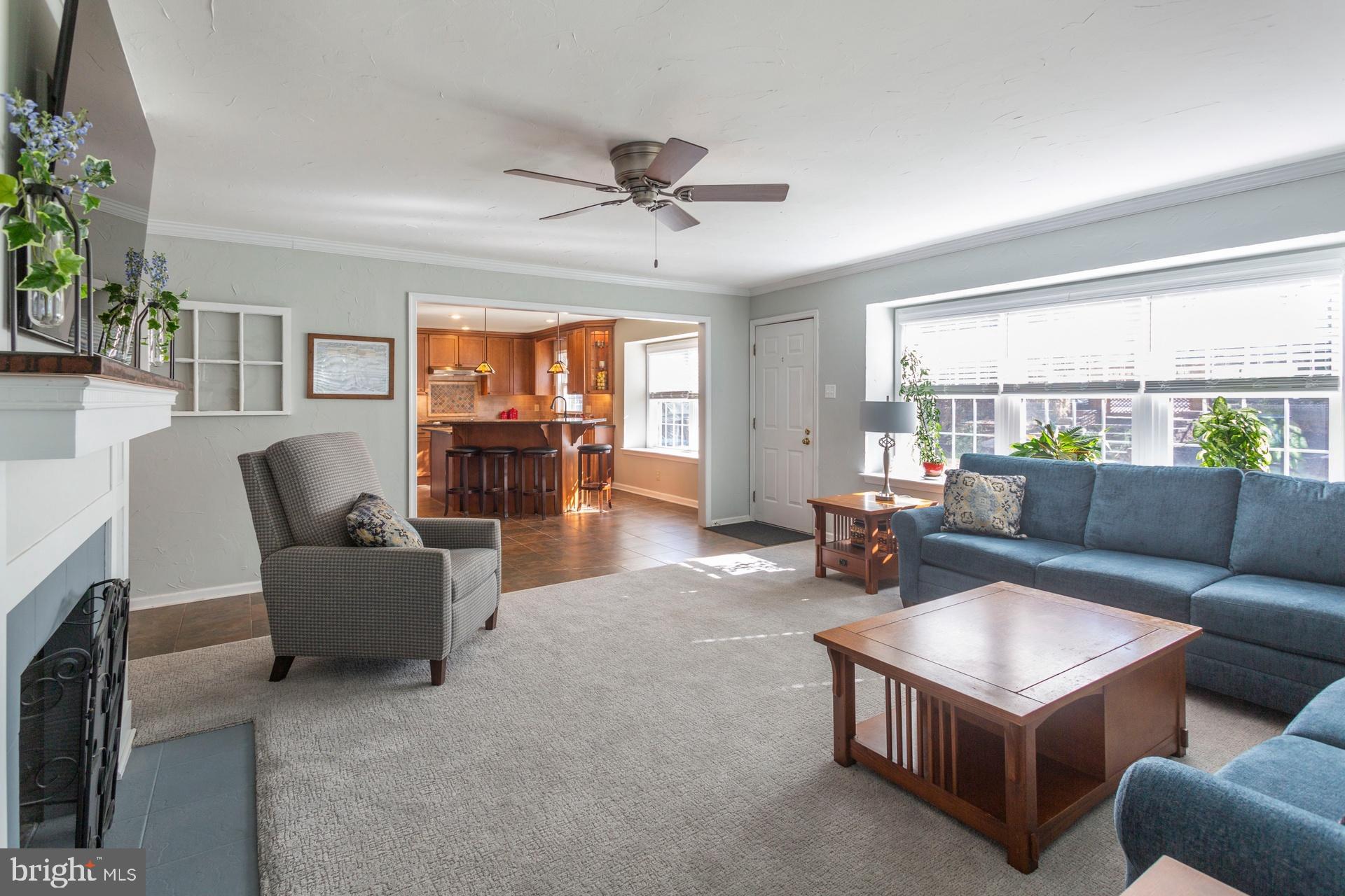 2037 Spring Valley Road Lansdale, PA 19446 - Photo 6 of 34 Gallery Image 6