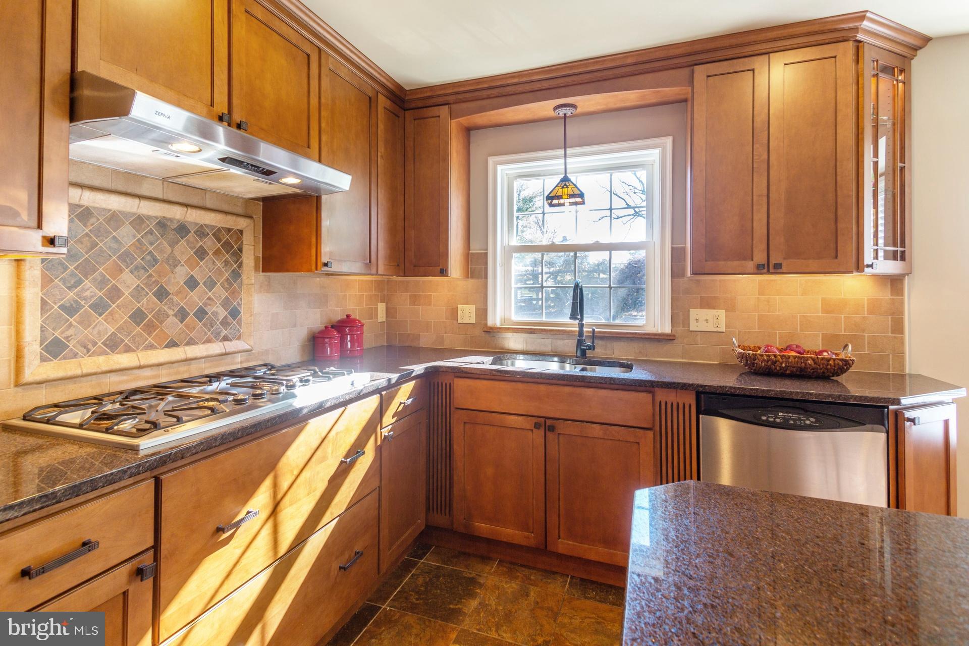 2037 Spring Valley Road Lansdale, PA 19446 - Photo 9 of 34 Gallery Image 9