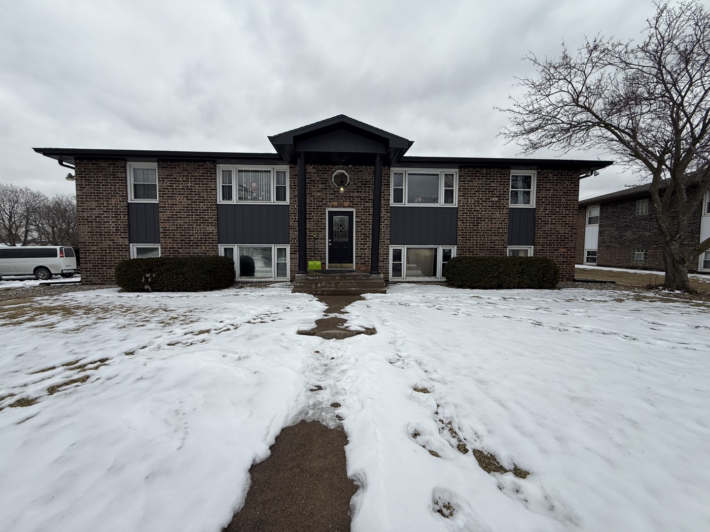 382 North Birch Street Manteno, IL 60950 - Photo 2 of 15 a front view of a house with a yard