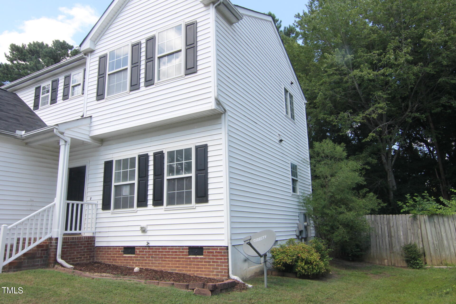 4327 Mantua Way Raleigh, NC 27604 - Photo 20 of 31 Right Side
