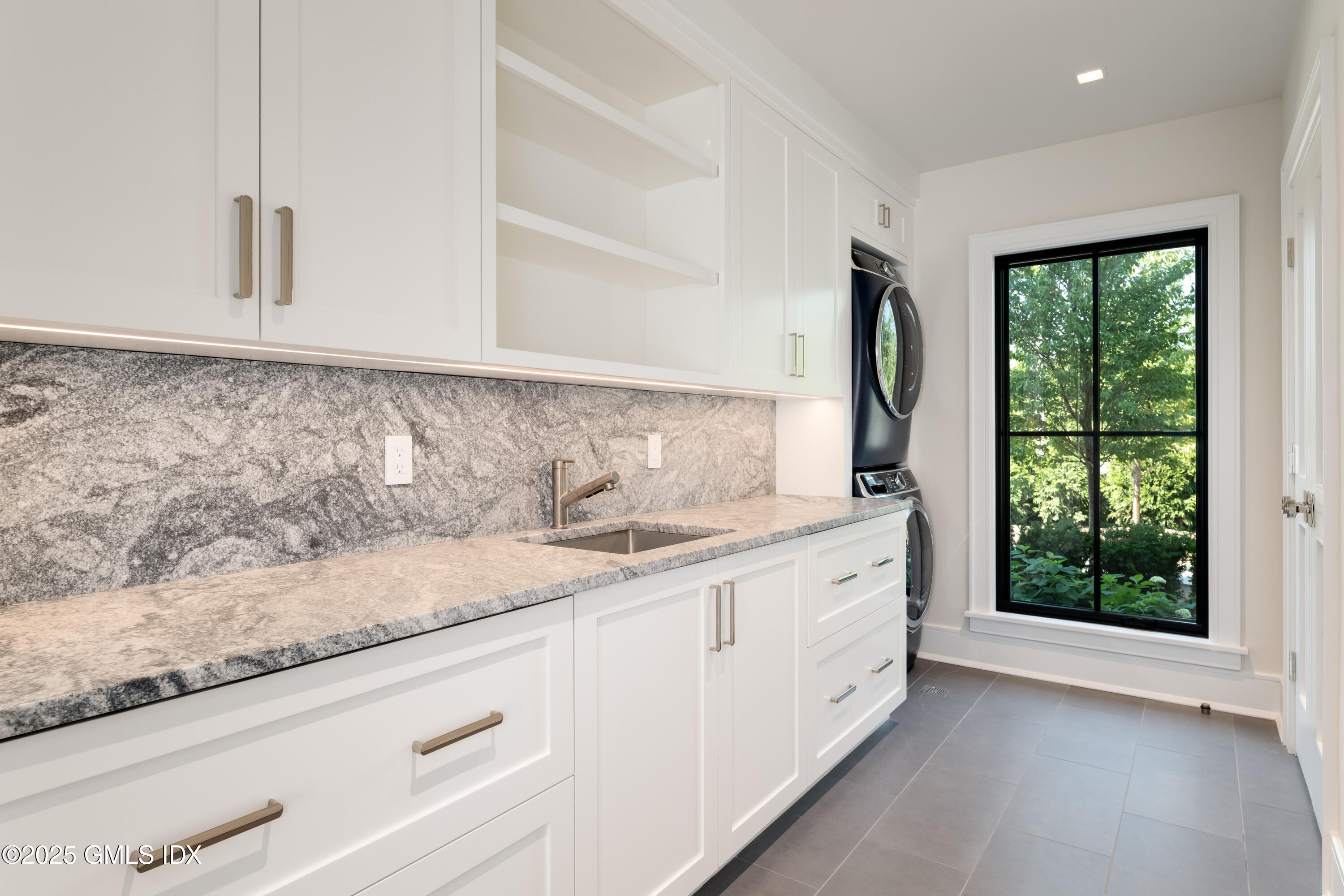7 Parsonage Road Greenwich, CT 06830 - Photo 16 of 47 MUD ROOM