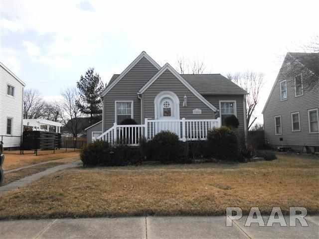 906 Chestnut Street Pekin, IL 61554 - Photo 1 of 14 Gallery Image 1