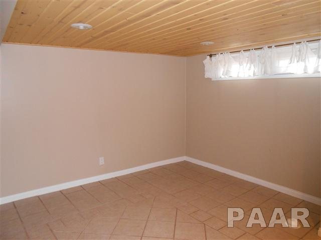 906 Chestnut Street Pekin, IL 61554 - Photo 10 of 14 Gallery Image 10