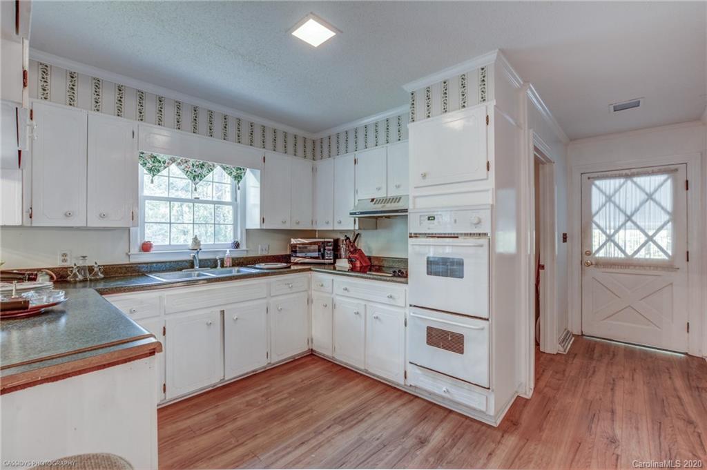 948 Pineview Lakes Road Chester, SC 29706 - Photo 11 of 40 Gallery Image 11