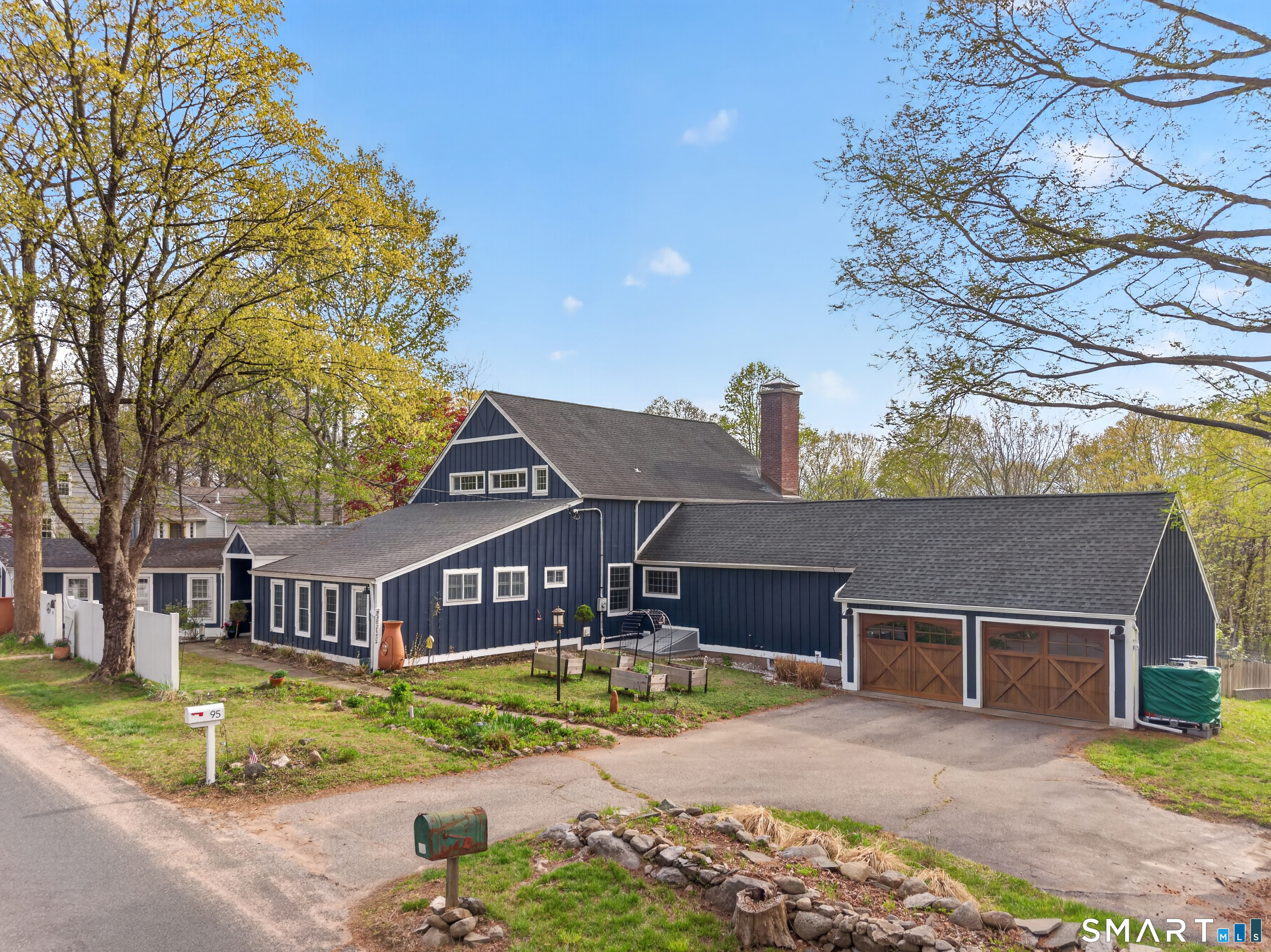 Welcome to 95 Chestnut Hill Rd. c.1725