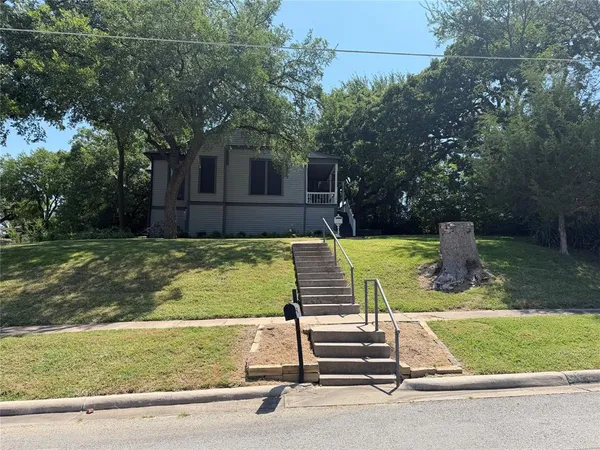 $170,000 | 811 North Elm Street, Sherman, TX 75090