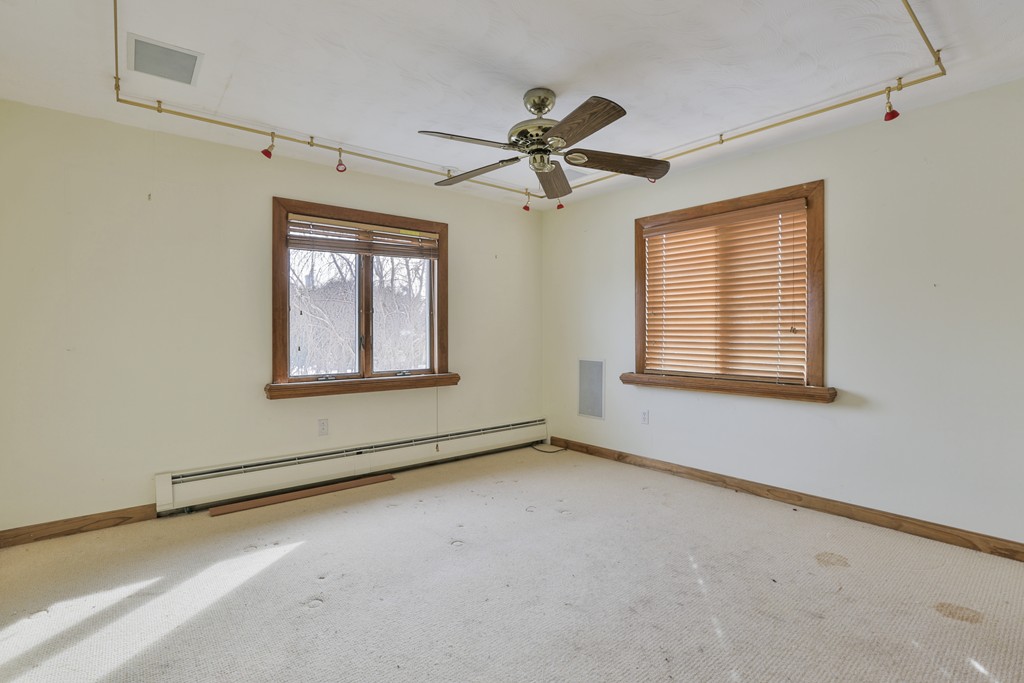 15 Stagehill Road Ipswich, MA 01938 - Photo 6 of 22