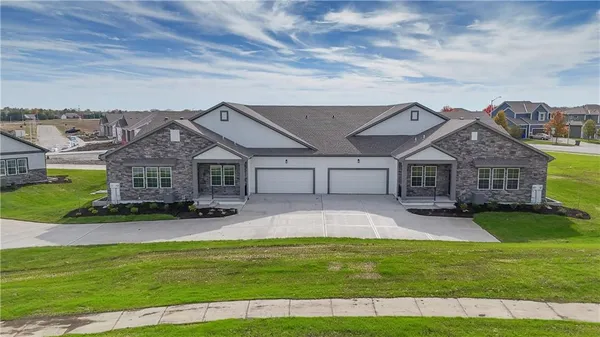 $494,950 | 105 South Diane Drive, Olathe, KS 66061