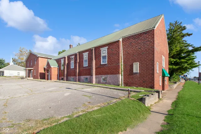 $175,000 | 220 South Main Street, Brownstown, IN 47220