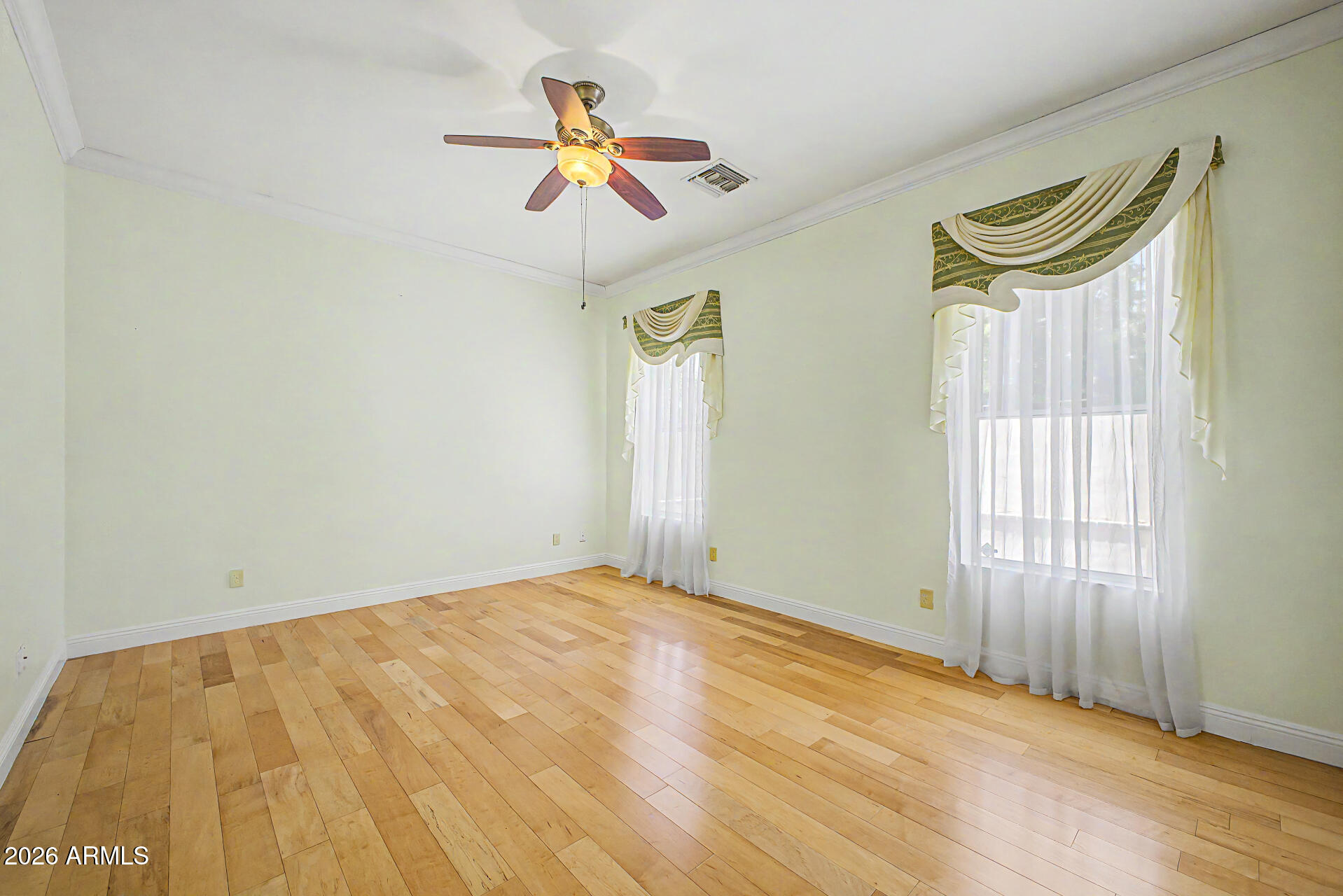 808 West Citrus Way Phoenix, AZ 85013 - Photo 15 of 35 a view of an empty room with a window