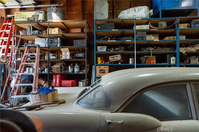 a view of entryway and patio