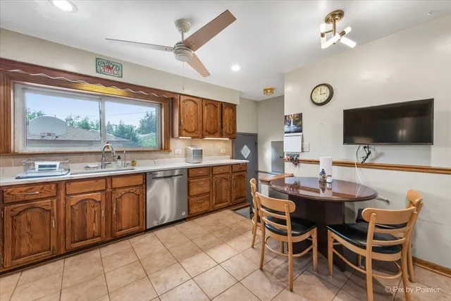 $365,000 | 539 Rose Avenue, Addison, IL 60101