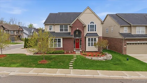 $649,900 | 1114 Wales Drive, Lake Orion, MI 48359