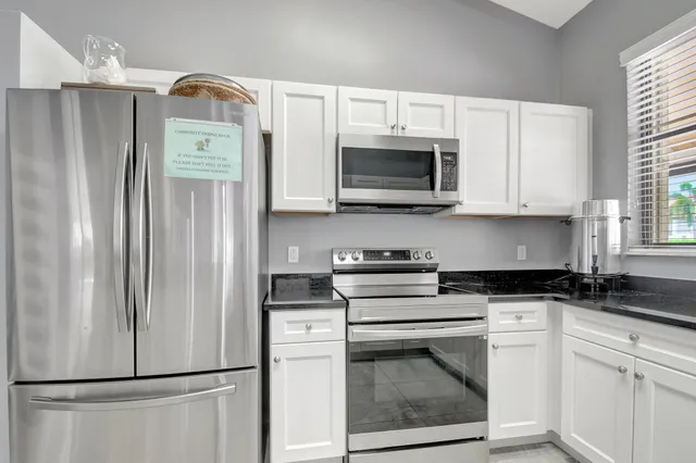 $175,000 | 3227 Perimeter Drive, Greenacres, FL 33467