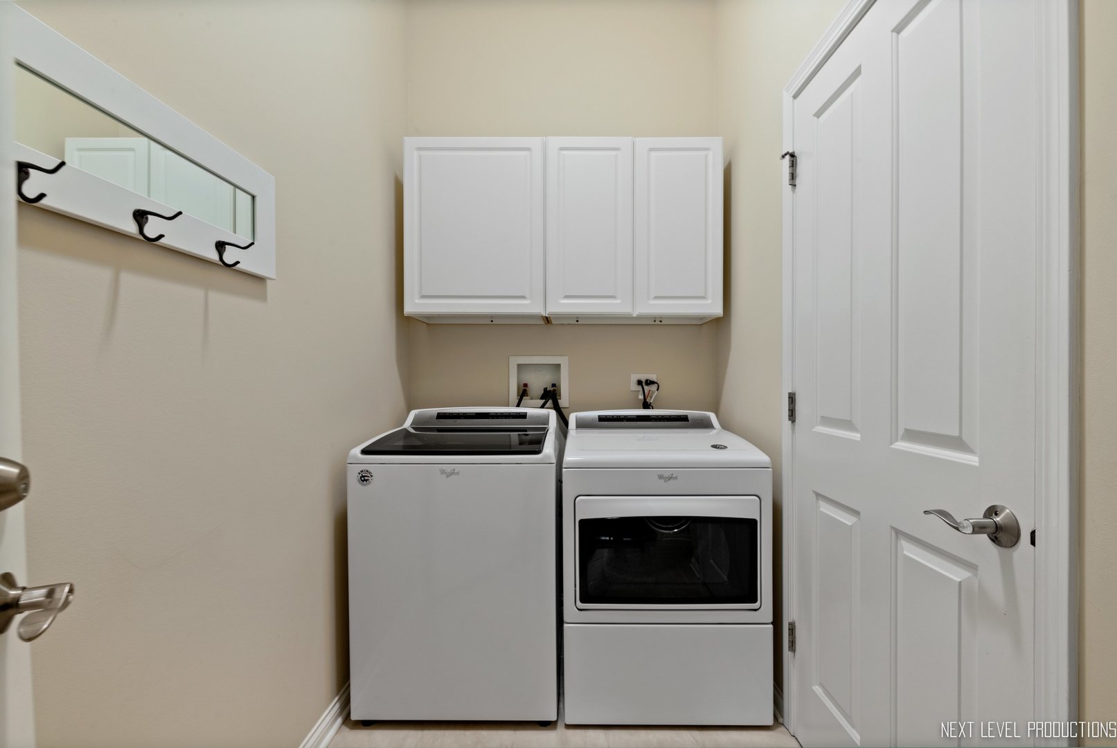 1659 Briarheath Drive Aurora, IL 60505 - Photo 23 of 29 a utility room with dryer and washer
