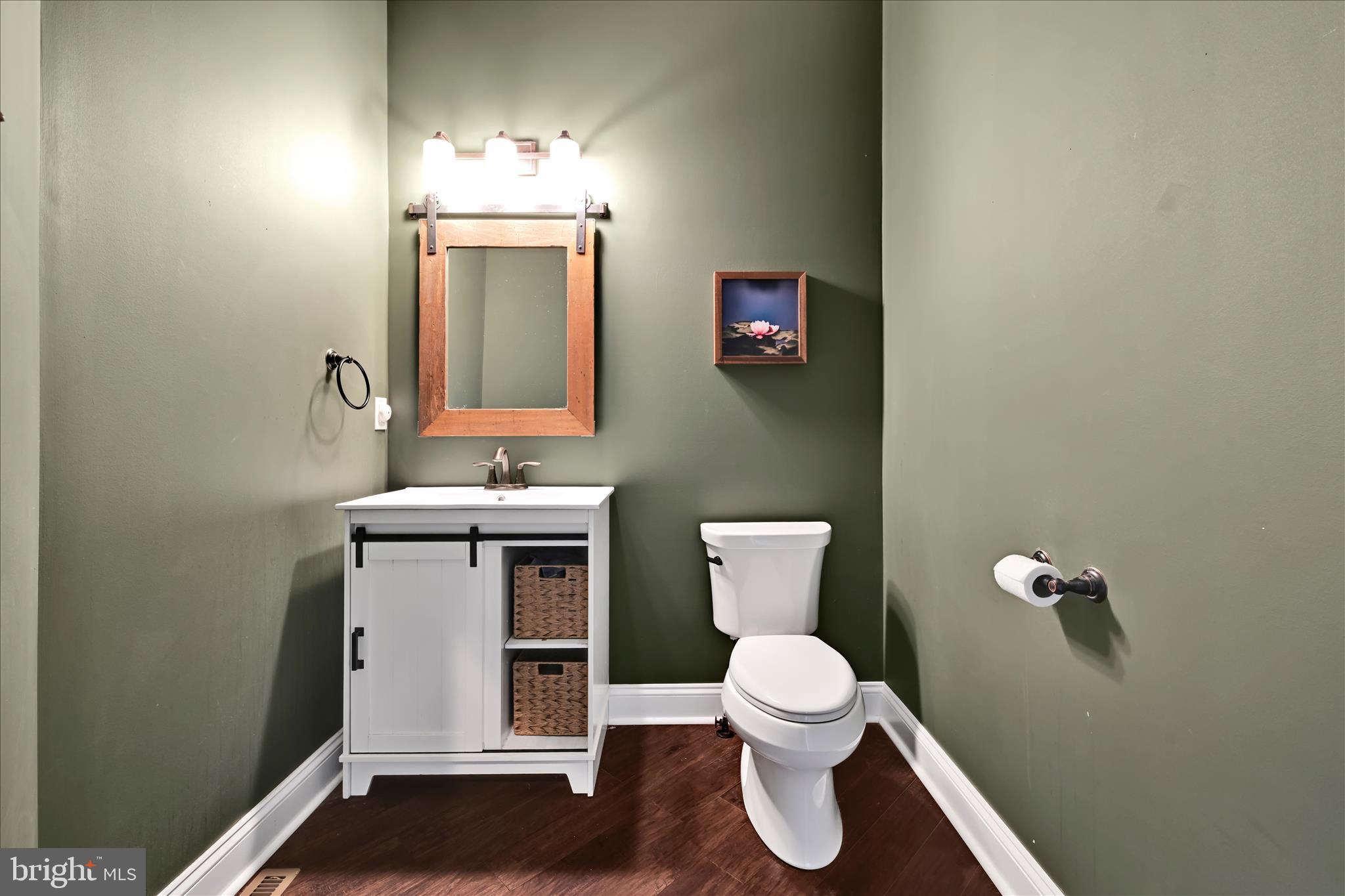 410 Walnuttown Road Fleetwood, PA 19522 - Photo 30 of 60 Powder Room