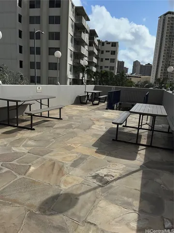 $1,525 | 1650 Kanunu Street, Unit 1011, Honolulu, HI 96814