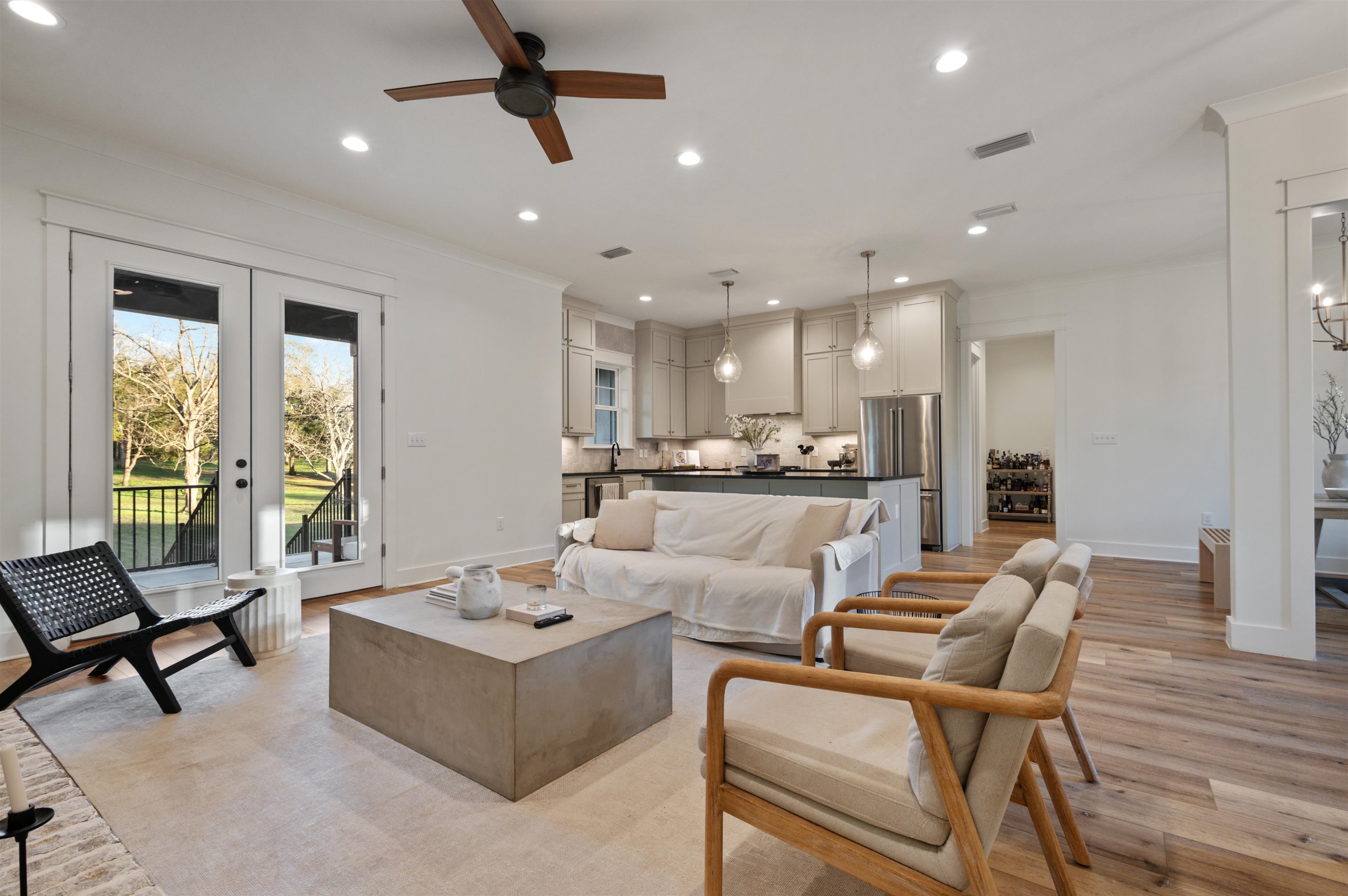 312 Pecan Ridge Boulevard Fairhope, AL 36532 - Photo 19 of 43 Living Room