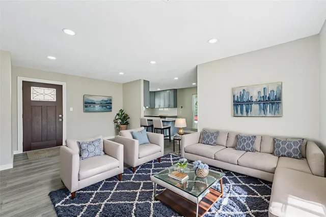 $255,000 | 6315 Dellfern Drive, Houston, TX 77035