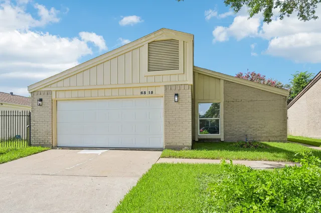 $255,000 | 6315 Dellfern Drive, Houston, TX 77035