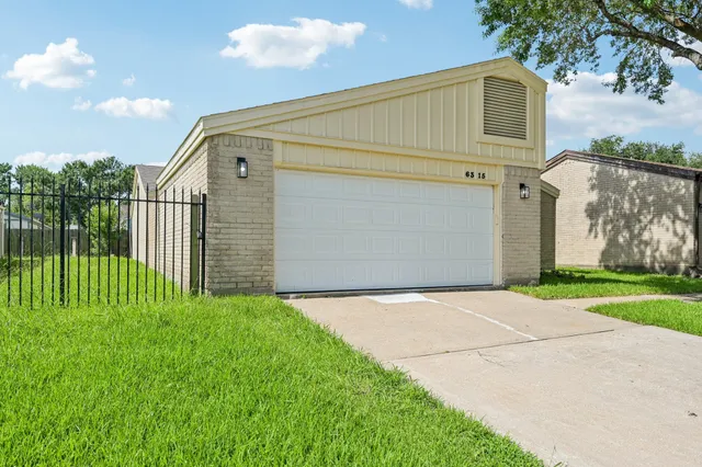 $255,000 | 6315 Dellfern Drive, Houston, TX 77035