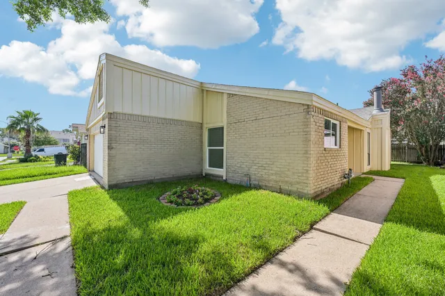 $255,000 | 6315 Dellfern Drive, Houston, TX 77035