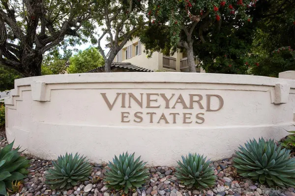 $1,395,000 | 987 Calle De Lepanto, Escondido, CA 92025