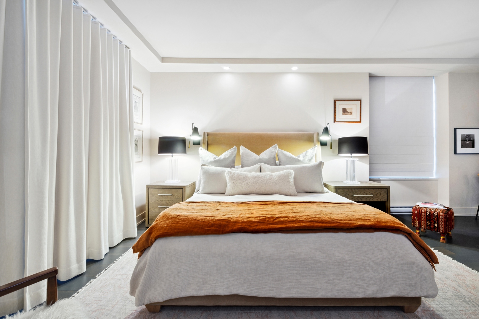 1040 North Lake Shore Drive, Unit 4A Chicago, IL 60611 - Photo 25 of 43 a bedroom with a bed and window