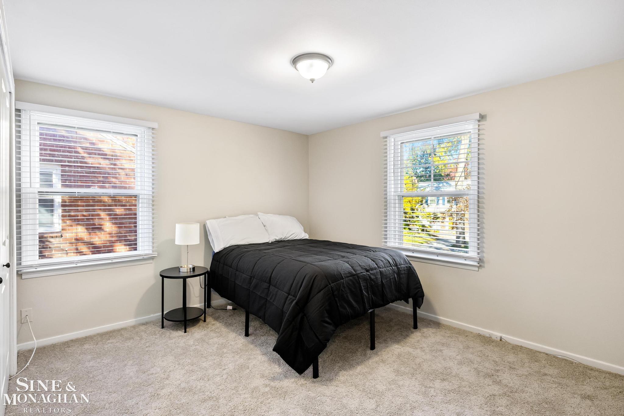 1685 Bournemouth Road Grosse Pointe, MI 48236 - Photo 18 of 32 50159332-649c8ec0-87d4-4183-b83b-8442f9b70b4a.JPG
