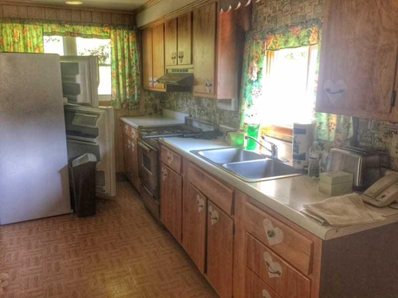 32 Willow Road Clymer, PA 15728 - Photo 5 of 10 Kitchen.