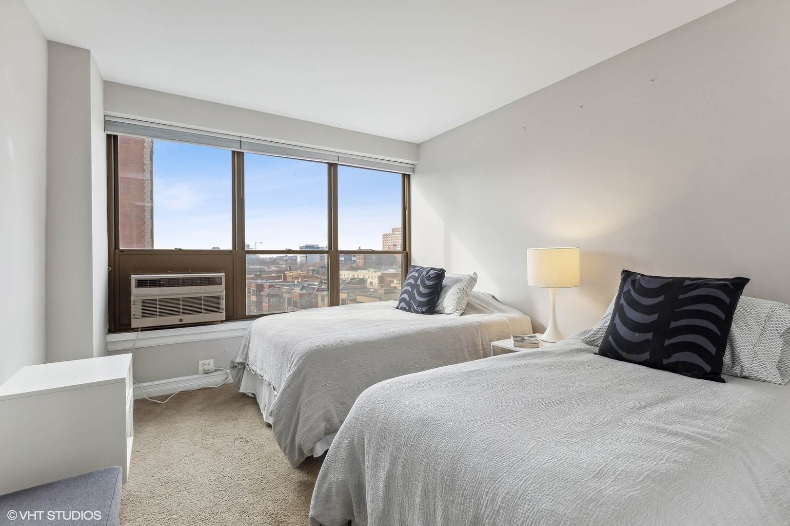 2930 North Sheridan Road, Unit 806 Chicago, IL 60657 - Photo 11 of 22