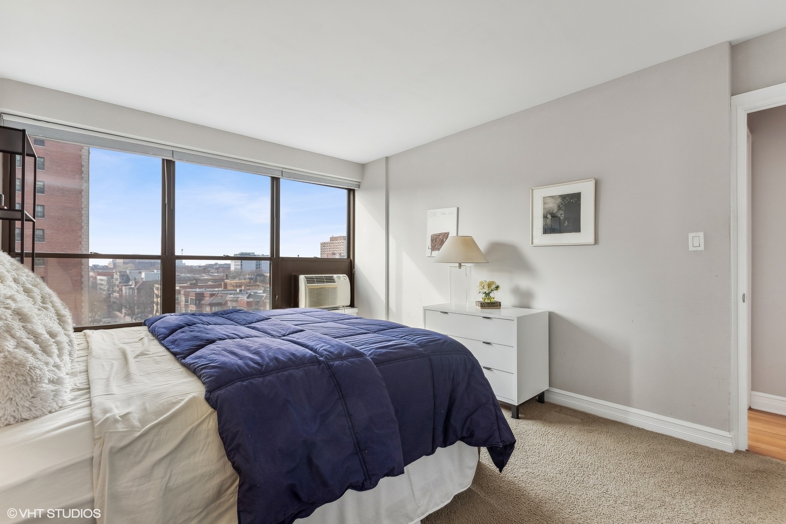 2930 North Sheridan Road, Unit 806 Chicago, IL 60657 - Photo 9 of 22