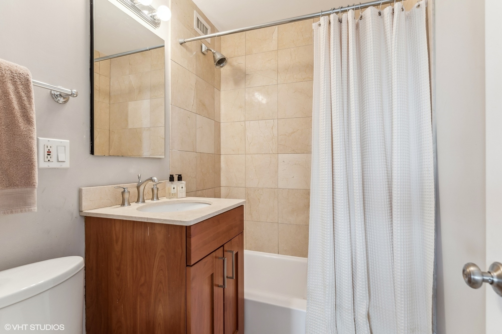 2930 North Sheridan Road, Unit 806 Chicago, IL 60657 - Photo 10 of 22