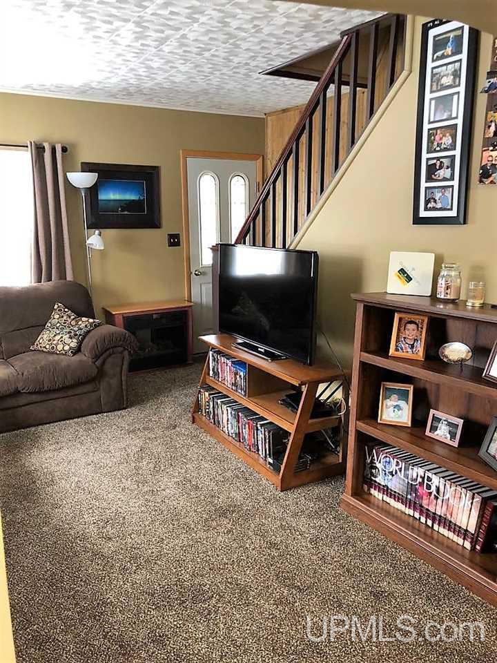 880 Cottage Street Ishpeming, MI 49849 - Photo 9 of 23