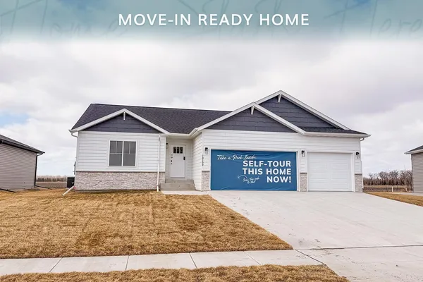 $499,999 | 10109 Concord Drive, Horace, ND 58047