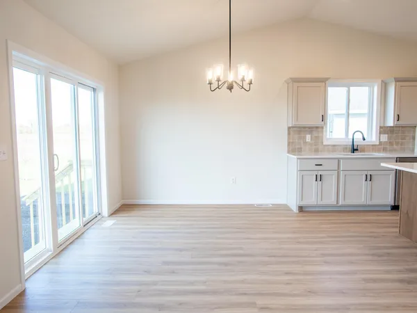 $499,999 | 10109 Concord Drive, Horace, ND 58047