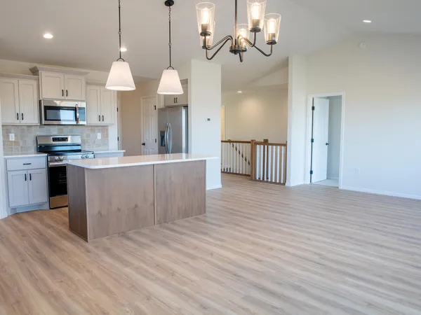 $499,999 | 10109 Concord Drive, Horace, ND 58047
