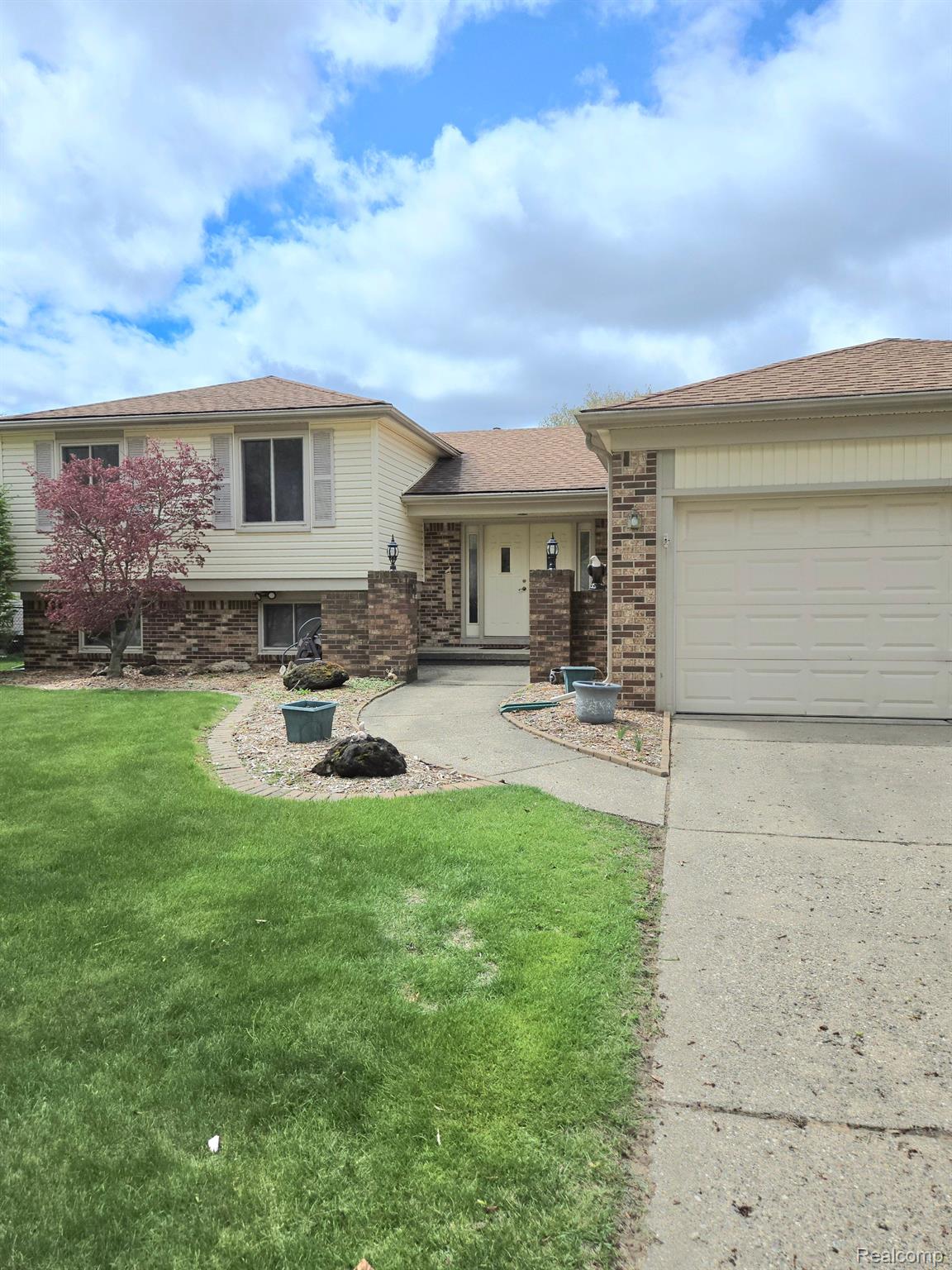 14879 Riverside Drive Livonia, MI 48154 - Photo 4 of 42 14879 Riverside St. Livonia, MI