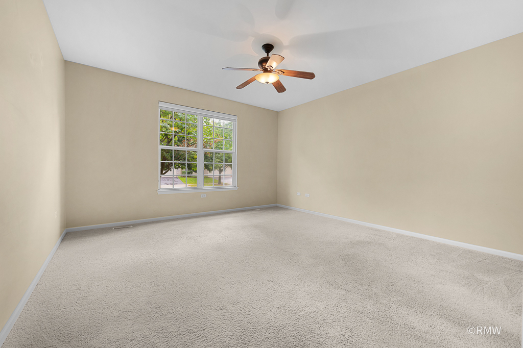 981 Oak Ridge Boulevard Elgin, IL 60120 - Photo 15 of 46 Gallery Image 15