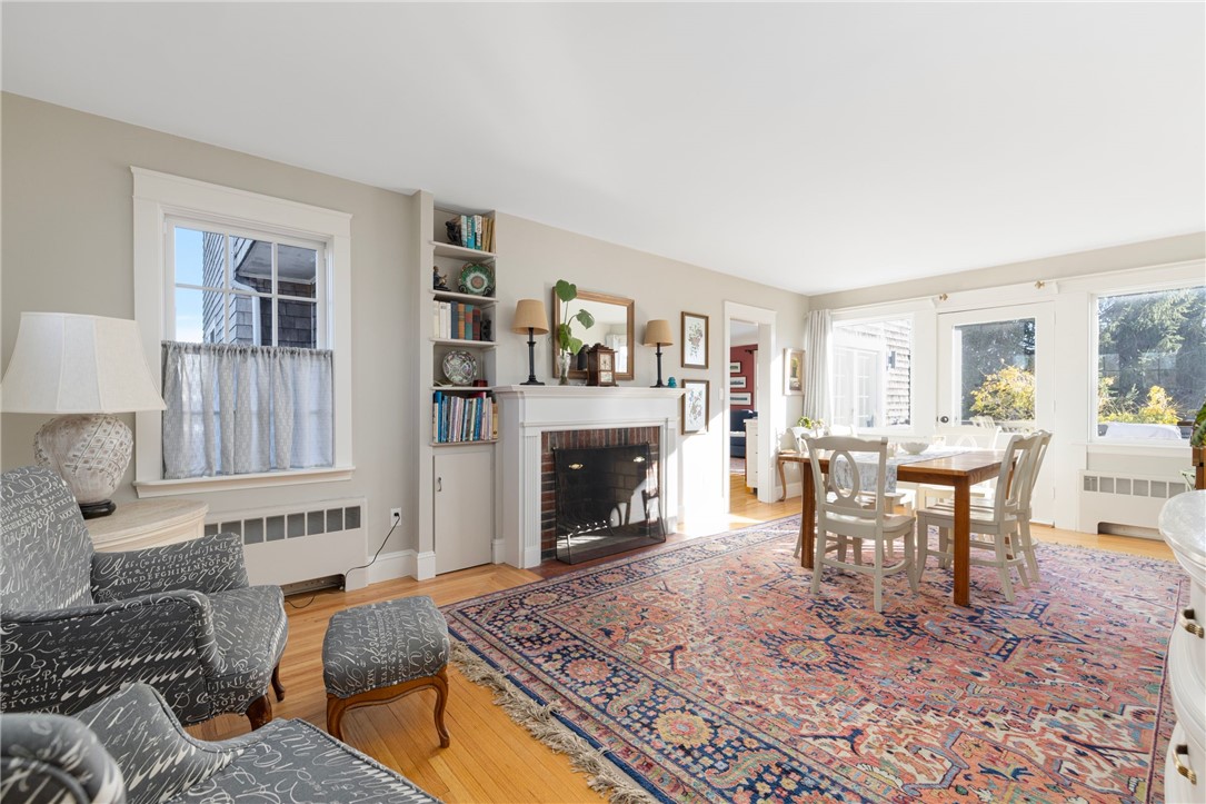 9 White Terrace Middletown, RI 02842 - Photo 16 of 50 Sitting and Dining Areas.