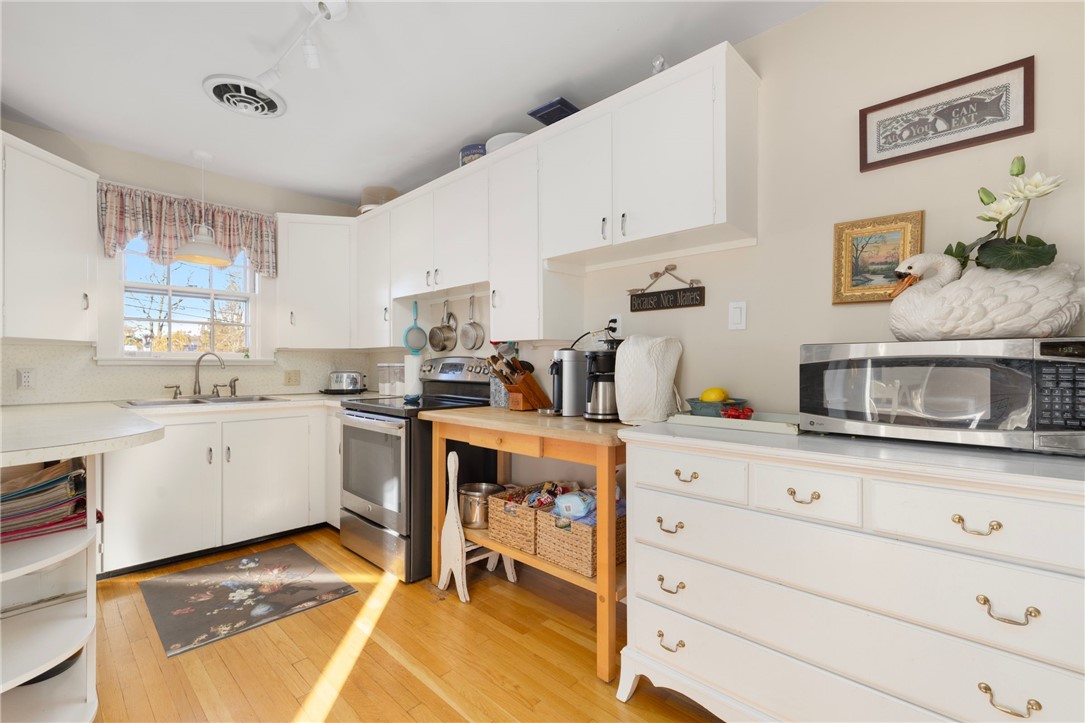 9 White Terrace Middletown, RI 02842 - Photo 27 of 50