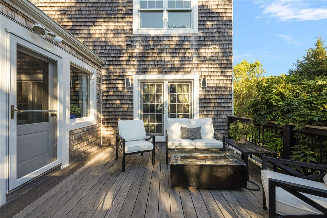 9 White Terrace Middletown, RI 02842 - Photo 9 of 50