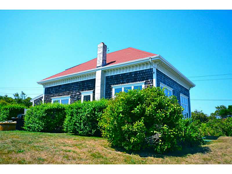 305 Southeast Ext Road Block Island, RI 02807 - Photo 5 of 11 Exterior Front.