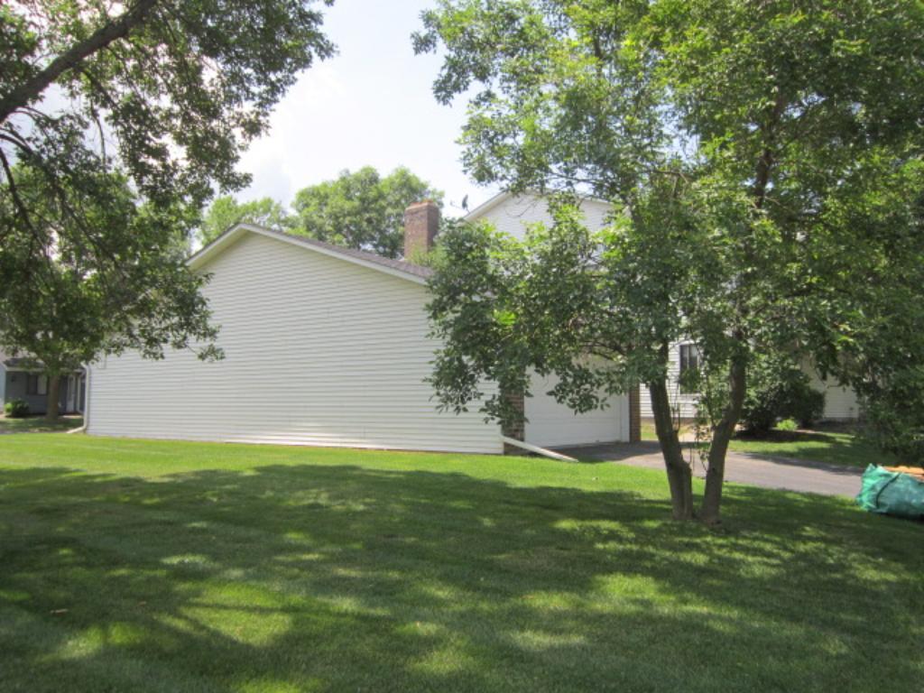 9481 Ranchview Lane North Maple Grove, MN 55369 - Photo 12 of 14 Gallery Image 12