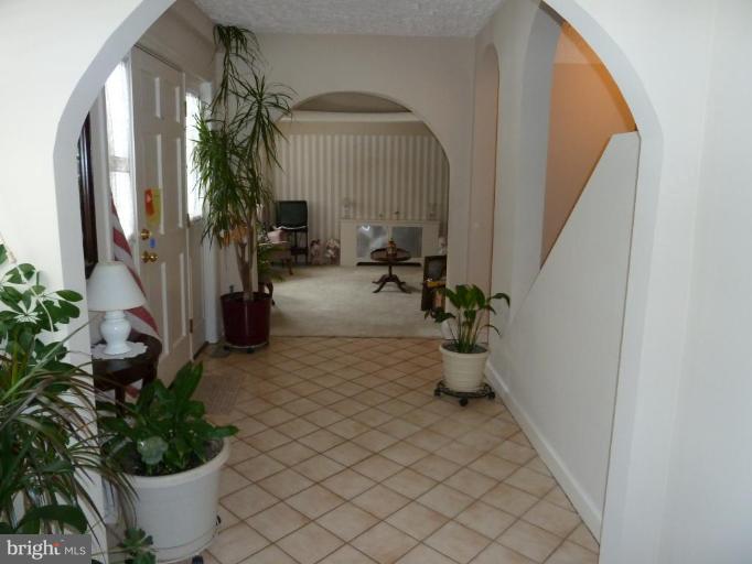 3116 Northwind Road Parkville, MD 21234 - Photo 17 of 27 Entrance / Foyer
